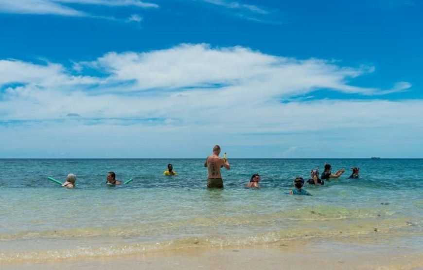 Fiji: Mamanuca Islands All-Inclusive Sailing Cruise